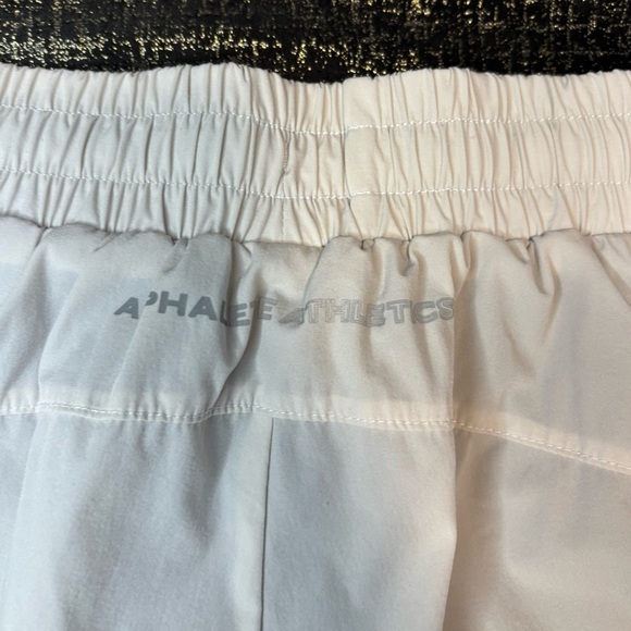 Alphalete Athletics Women Gray Stride Shorts Double Layered - Picture 6 of 10